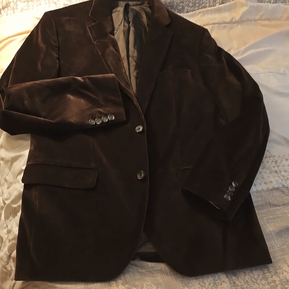 HUGO BOSS Men´s Modern-Fit Brown Velvet Dinner Jacket...